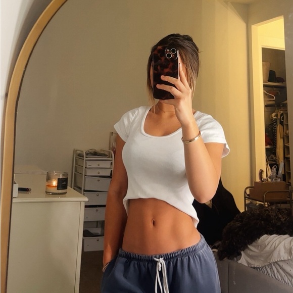 Brandy Melville White Crop Top - Picture 2 of 6